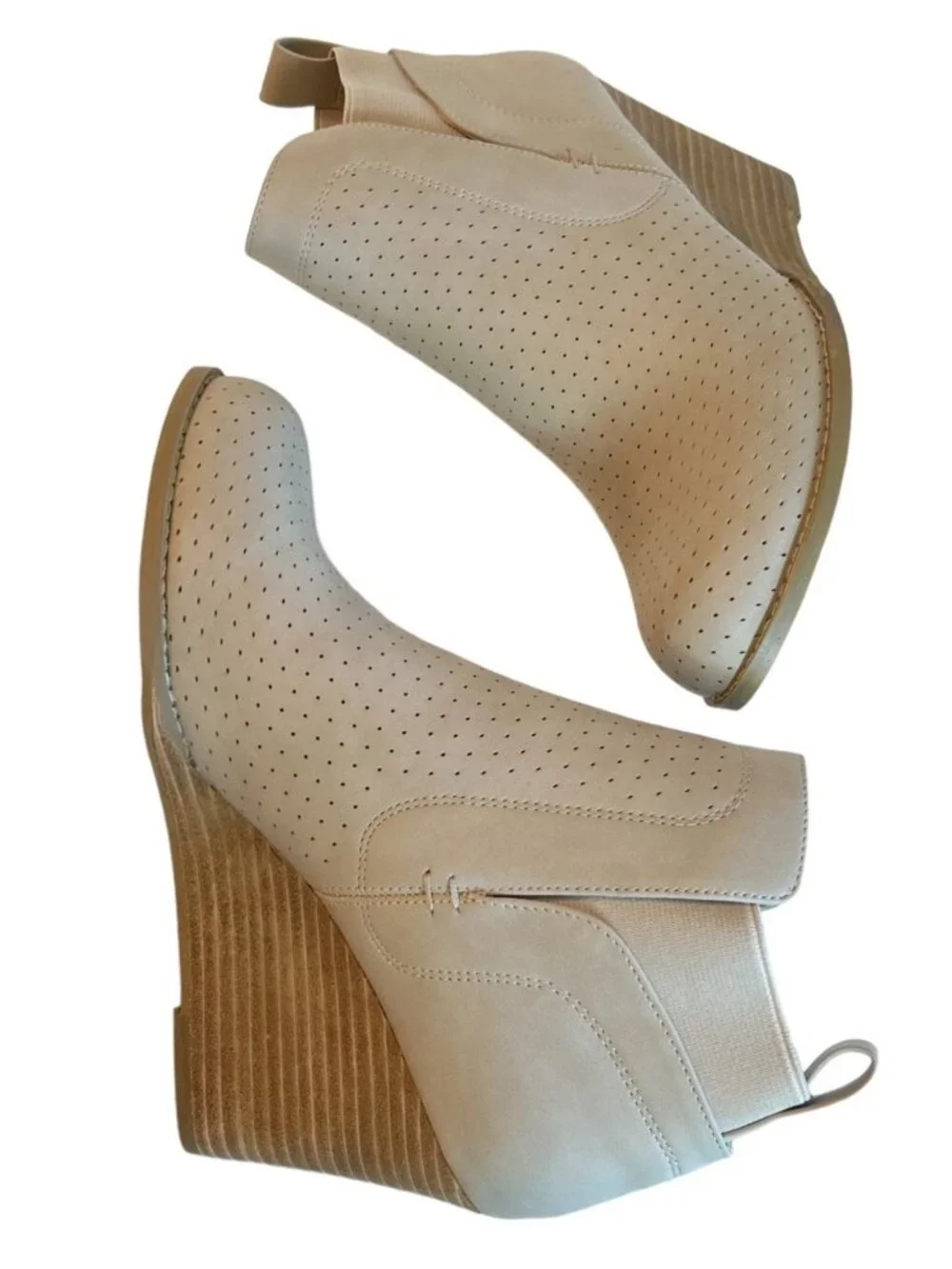DV by Dolce Vita Women's Gerdy Bootie Beige Vegan Leather Size 7.5 NWT